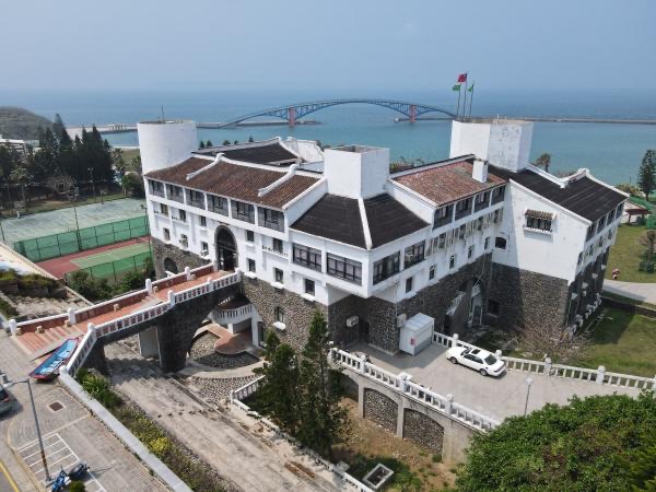 Guanyinting Center